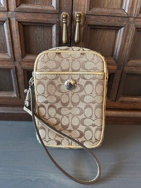 Coach Signature Canvas Wristlet/Camera/Phone/Cigarette Case in Brown/Beige